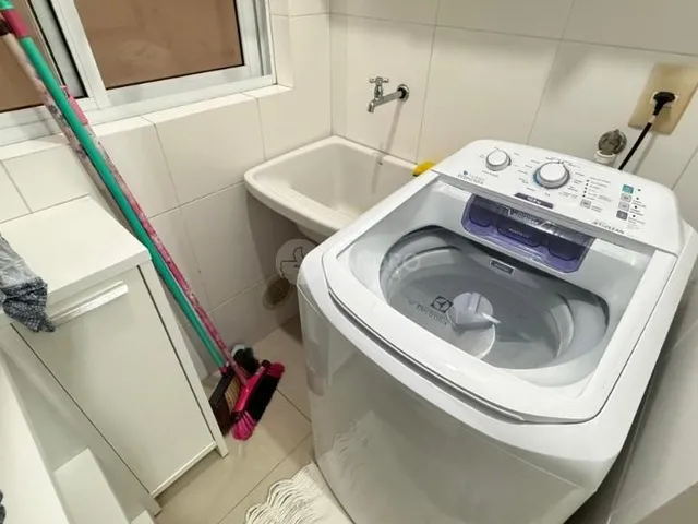 Imagem 2: CONFORTÁVEL APARTAMENTO COM 3 DORMITÓRIOS A POUCOS METROS DA PRAIA E COMÉRCIO DE