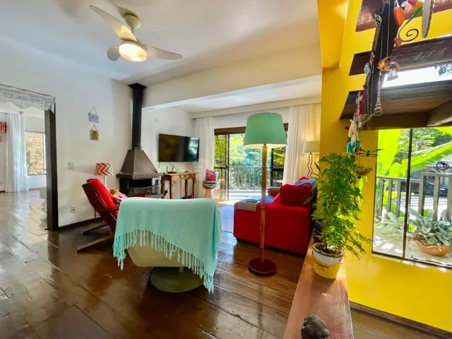 Imagem 5: Casa com Vista Mar à Venda em Bombinhas