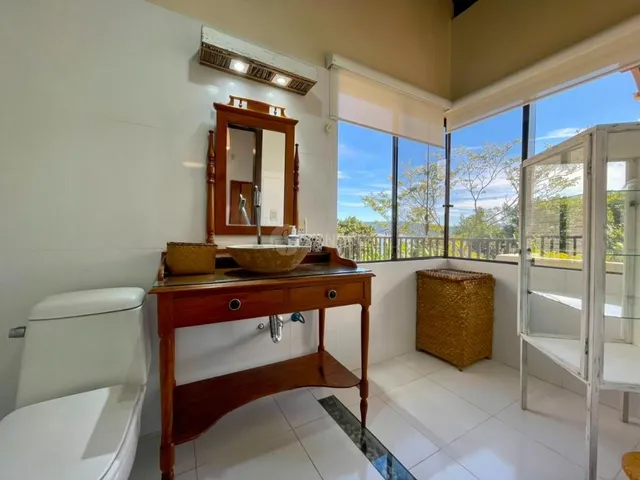 Imagem 10: Casa com Vista Mar à Venda em Bombinhas