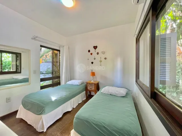 Imagem 8: Casa com Vista Mar à Venda em Bombinhas