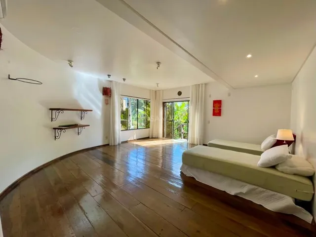 Imagem 3: Casa com Vista Mar à Venda em Bombinhas