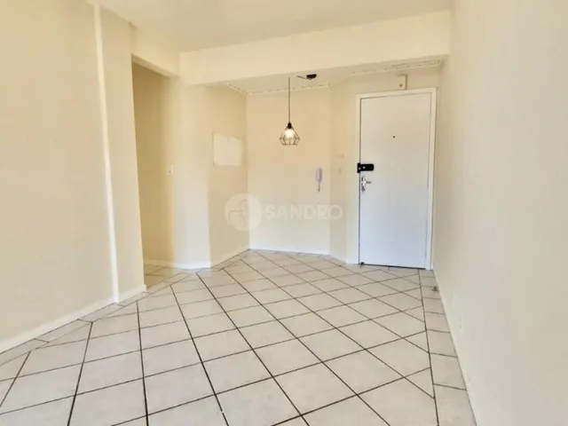 Imagem 6: Apartamento À Venda em Zimbros a 140M do Mar
