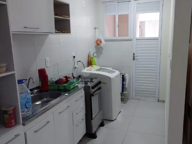Imagem 2: Apartamento novo de 2 dormitórios a 300m da praia de Bombas