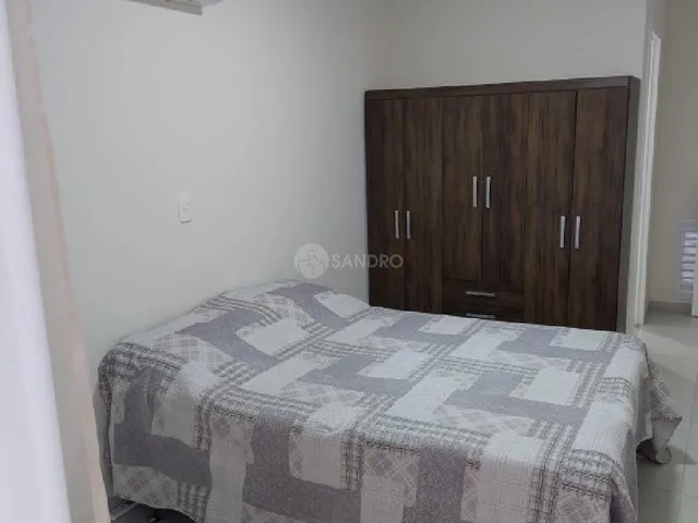 Imagem 4: Apartamento novo de 2 dormitórios a 300m da praia de Bombas