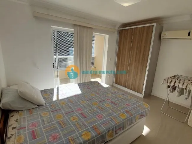 Imagem 2: Apartamento em rua tranquila! 3 dormitórios, ampla sacada com churrasqueira, 2 vagas de