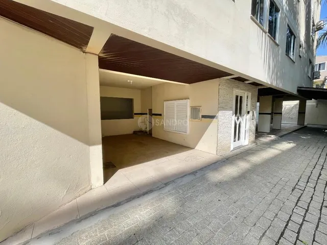 Imagem 12: Apto na avenida principal de Bombas com terraço e vista para o Mar !
