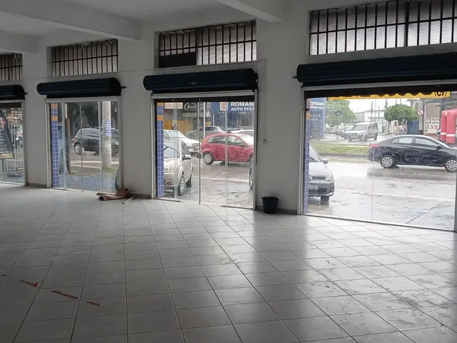 Imagem 3: Salão comercial térreo de 420 m² para locação na Avenida Itavuvu, em Sorocaba, ideal