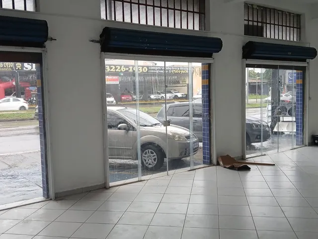 Imagem 4: Salão comercial térreo de 420 m² para locação na Avenida Itavuvu, em Sorocaba, ideal