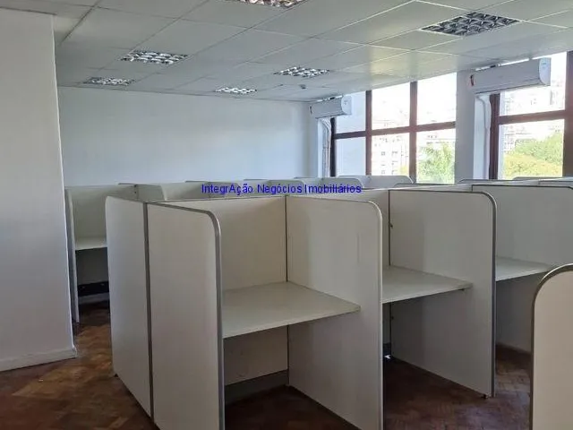 Imagem 9: Conjunto Comercial 212M², 05 Banheiros, com Grande Quantidade de Divisórias Perfazendo