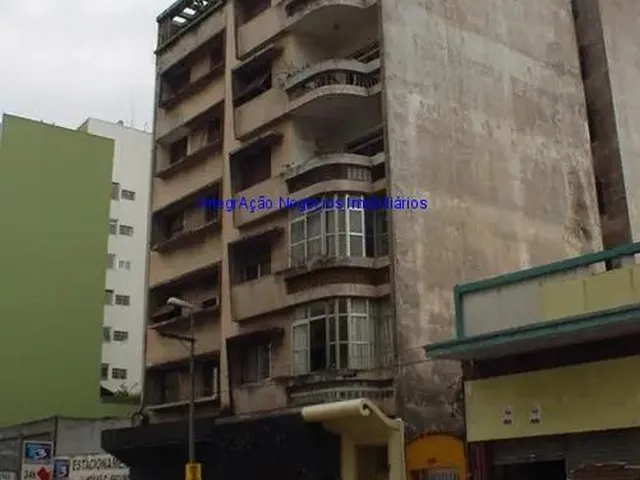Imagem: Condomínio com elevador, zelador e segurança