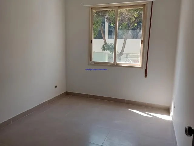 Imagem 10: Apartamento 96M², 03 Dormitórios e 02 Banheiros. Condomínio com Portaria, Elevadores e Zelador. Excelente Localização