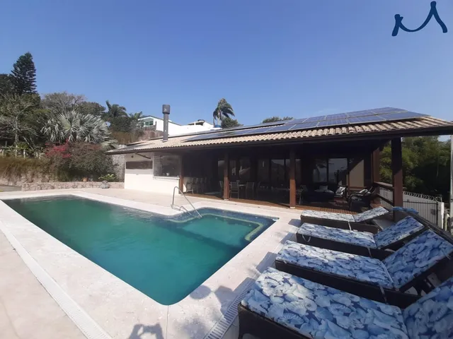 Imagem 3: Um paraíso no meio do morro da Praia da Lagoinha!!
