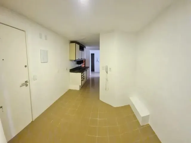 Imagem 7: Apartamento à venda na Barra da Tijuca, Costa Blanca ? ABM: 2 quartos, 1 suíte, 1 sala