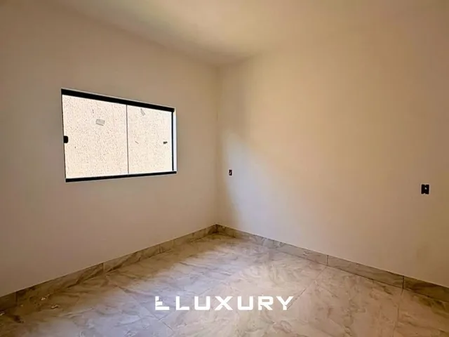Imagem 2: Casa à venda no Setor Primavera com 3 quartos, suíte e pé direito alto