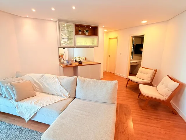 Imagem 11: Apartamento de 3 quartos, andar alto, totalmente reformado e montado, vagas soltas e