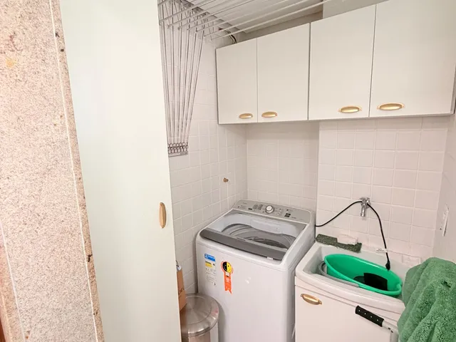 Imagem 7: Apartamento de 3 quartos, andar alto, totalmente reformado e montado, vagas soltas e