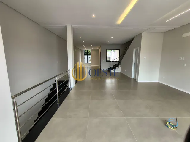 Imagem 2: Triplex Geminado de Alto Padrão com Piscina no Maria Luiza