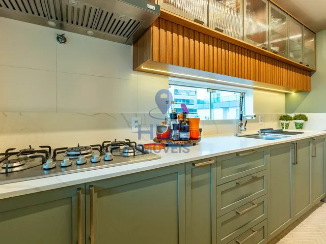 Imagem 7: Apartamento com 3 Dormitórios À Venda Sendo 3 Suítes, 130.0 M² por - R$ 2.800.000,00 - Bombas - Bombinhas/Sc