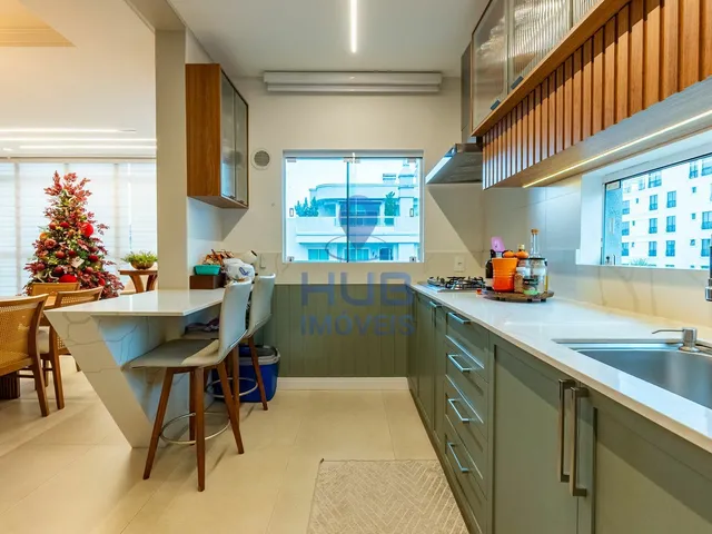 Imagem 8: Apartamento com 3 Dormitórios À Venda Sendo 3 Suítes, 130.0 M² por - R$ 2.800.000,00 - Bombas - Bombinhas/Sc