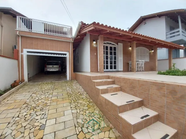 Imagem: Casa 2 dormitórios 1 suíte - Centro