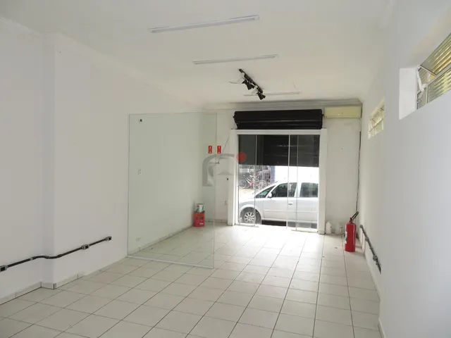 Imagem: Salão em Excelente Rua de Comércio na