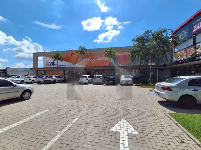 Imagem: Salão Dentro de Área Comercial em Localização