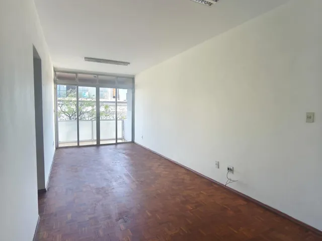 Imagem 8: ED ITAPOA NO CENTRO DE CASCAVEL, LOCALIZADO NA RUA PARANÁ, 5º ANDAR, PRÉDIO COM