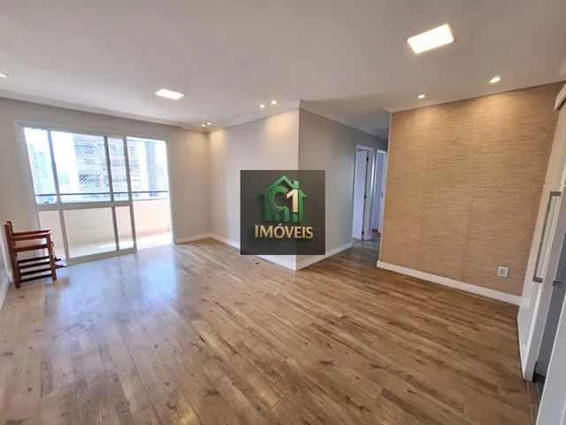 Imagem: O apartamento possui 6 Dormitórios, 1 Suíte, 2 Banheiros,