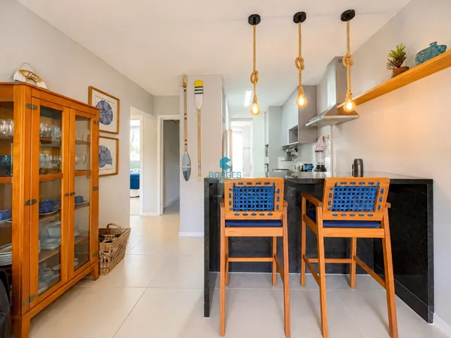 Imagem 3: Apartamento pé na areia à venda em Itacimirim com 82m², 3 quartos e porteira fechada