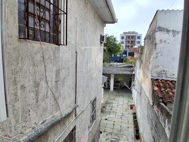 Imagem 2: Casa à venda no bairro Floresta - Porto Alegre/RS