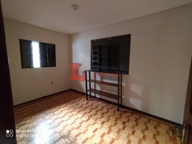Imagem 9: APENAS 1 QUADRA DA PADARIA CHIQUE NA AVENIDA ARAPONGAS -CASA A VENDA