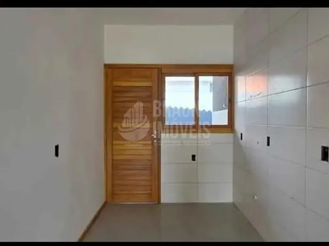 Imagem 4: P style="line-height: 1.4;">Excelente casa localizada no bairro Por do sol II