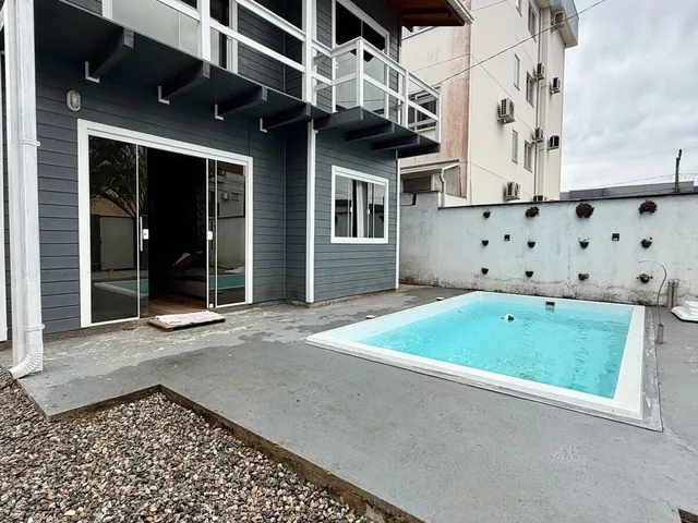 Imagem 15: Casa com piscina!