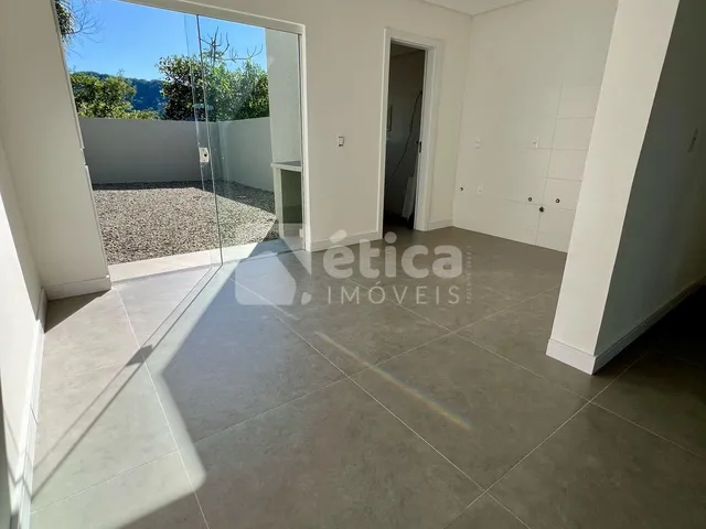 Imagem 10: Casa nova para locação no Bairro Espinheiros, com 03 dormitórios, sendo 01 suíte