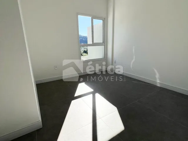 Imagem 6: Casa nova para locação no Bairro Espinheiros, com 03 dormitórios, sendo 01 suíte