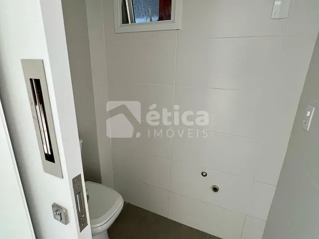 Imagem 8: Casa nova para locação no Bairro Espinheiros, com 03 dormitórios, sendo 01 suíte