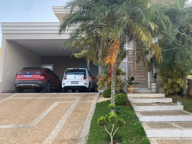 Imagem: A casa possui 3 Dormitórios, 3 Suítes, 3 Banheiros, 4