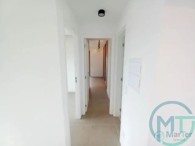 Imagem 11: P style="line-height: 1.4;">Descubra este encantador apartamento vazio, localizado no