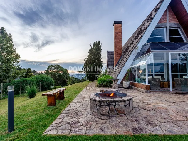 Imagem: CASA - CAMPOS DO JORDÃO