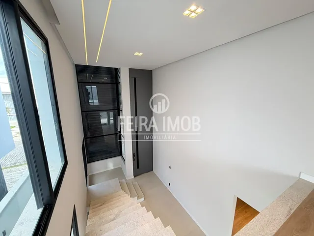 Imagem 16: Casa Duplex com 4 Suítes, Piscina e Hidromassagem no Condomínio Amarilis - Papagaio