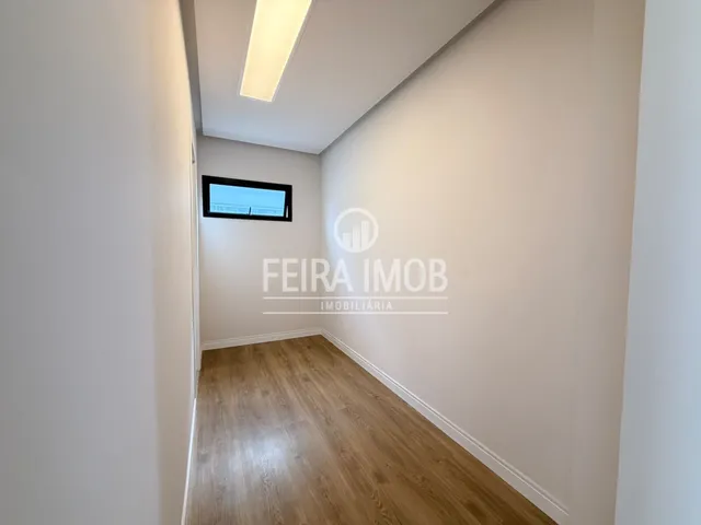 Imagem 4: Casa Duplex com 4 Suítes, Piscina e Hidromassagem no Condomínio Amarilis - Papagaio