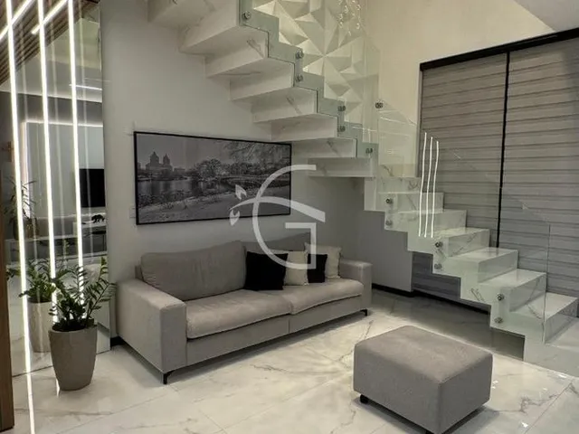 Imagem 10: Casa dos sonhos à venda! Localizada no coração da cidade, esta magnífico sobrado