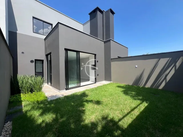 Imagem 6: Linda casa à venda! Se você está em busca de um lar espaçoso e confortável para a