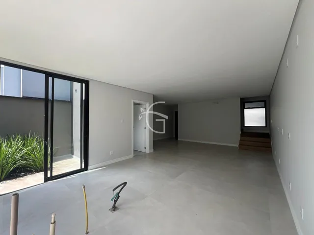 Imagem 10: Linda casa à venda! Se você está em busca de um lar espaçoso e confortável para a