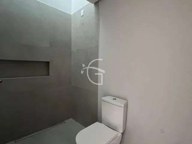 Imagem 13: Linda casa à venda! Se você está em busca de um lar espaçoso e confortável para a