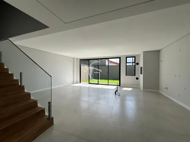 Imagem 10: Venha conhecer a casa dos seus sonhos! Esta incrível residência conta com 3 quartos