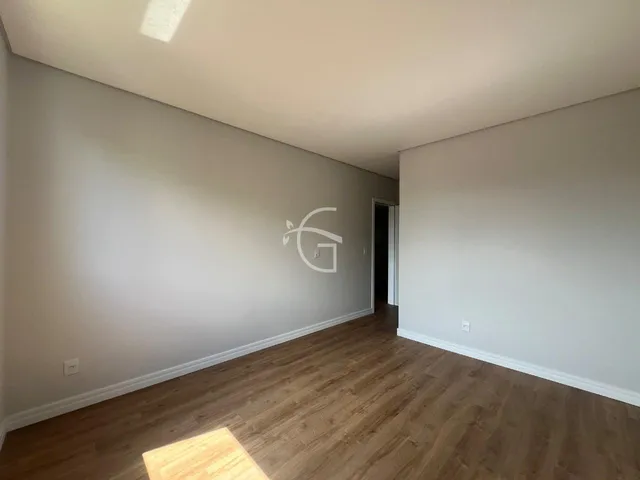 Imagem 2: Venha conhecer a casa dos seus sonhos! Esta incrível residência conta com 3 quartos