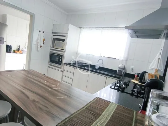 Imagem 7: Belissimo sobrado no bairro Iririú com 142 metros quadrados com 3 quartos sendo 1 suite