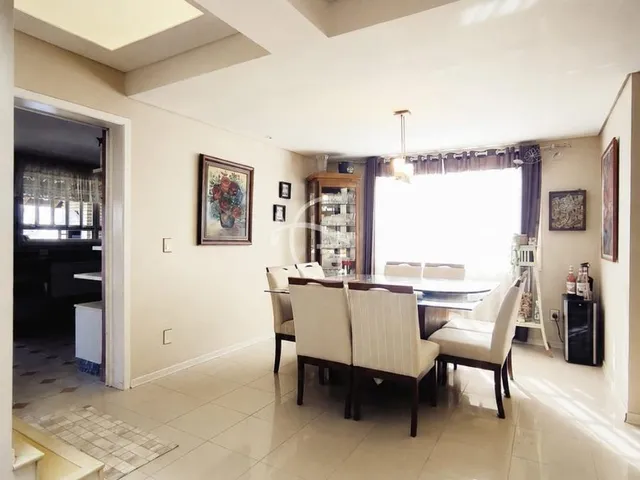 Imagem 13: Venha conhecer a casa dos seus sonhos! Com 4 quartos espaçosos, sendo 1 suíte master