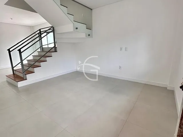 Imagem 2: Sobrado de esquina excelente! Espaço para piscina e área de festas com muita
